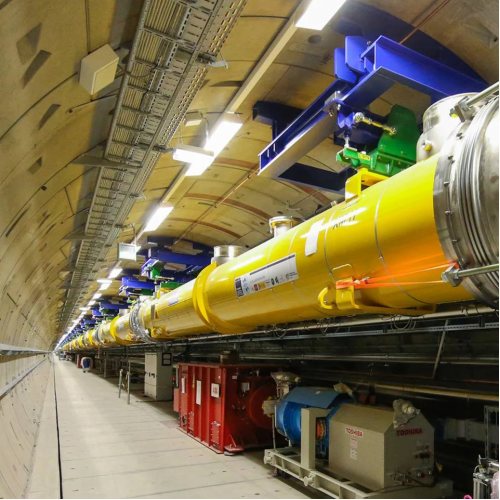 自由电子激光器